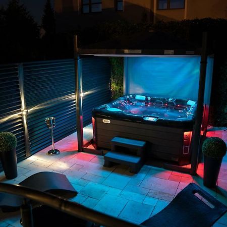 The Residence Central Jacuzzi Boutique (Adults Only) Cluj-Napoca Ngoại thất bức ảnh