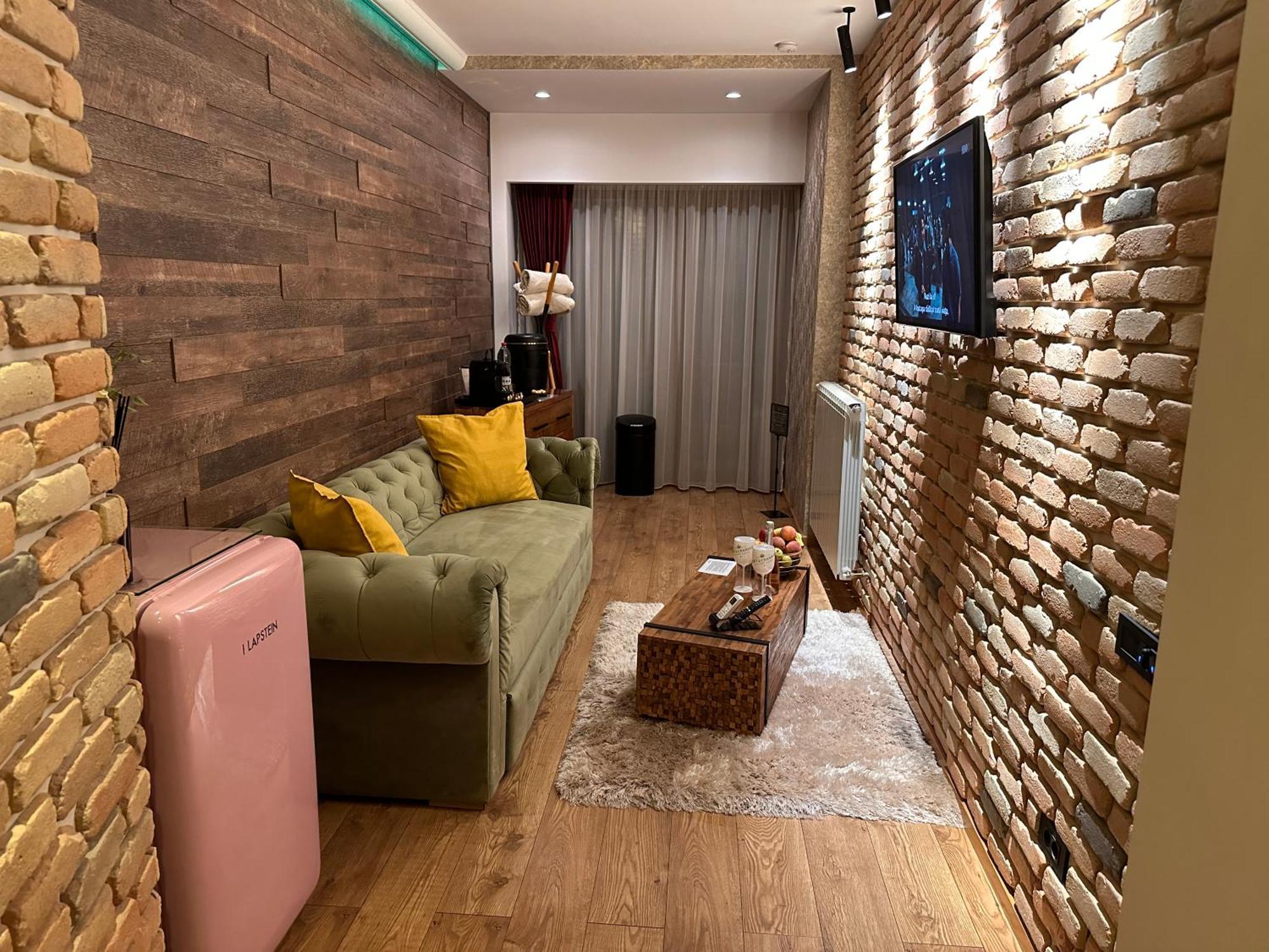 The Residence Central Jacuzzi Boutique (Adults Only) Cluj-Napoca Ngoại thất bức ảnh